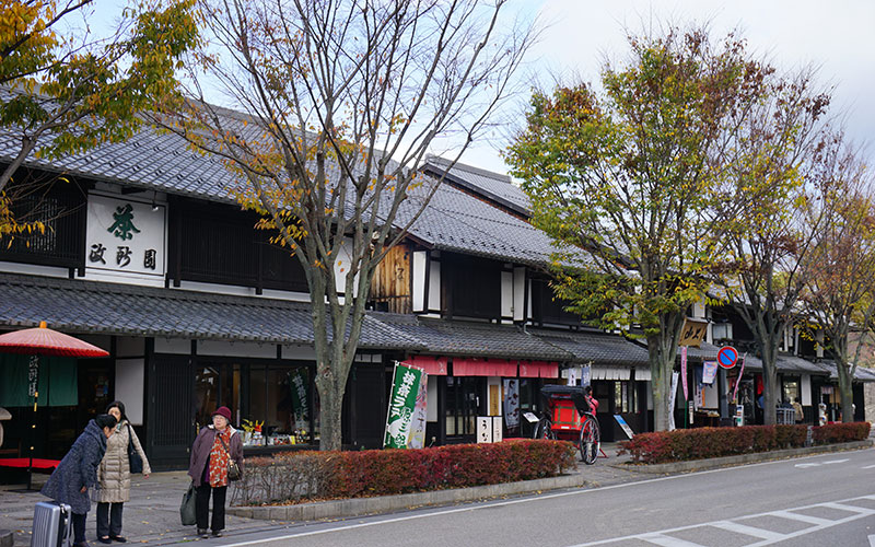Yumekyobashi Castle Road